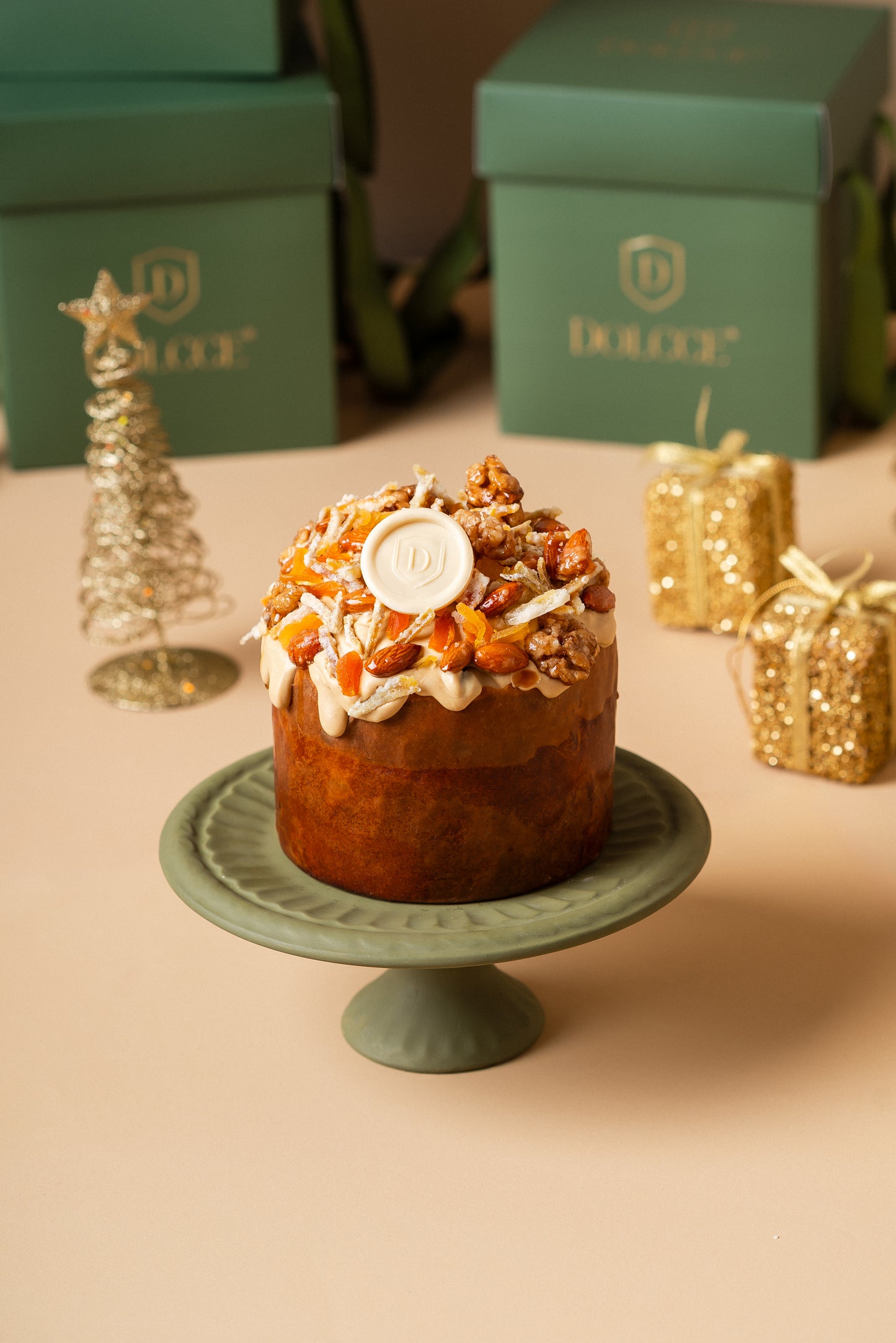 PANETONE DE FRUTAS, LARANJA E CASTANHAS